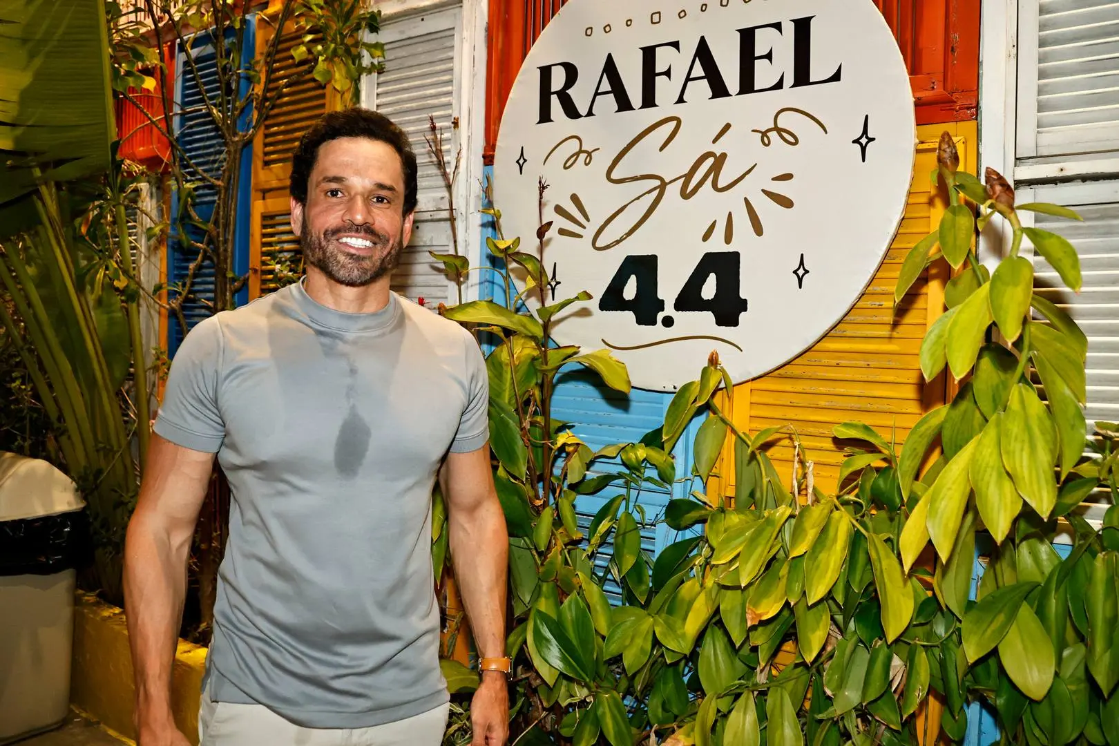 Imagem da notícia CAPTEI: Entre samba e conexões: Rafael Sá celebra aniversário na Vila Tabajara