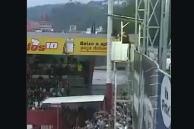 Imagem da notícia Rodada da Série C é adiada por risco de acidente em estádio do Brusque