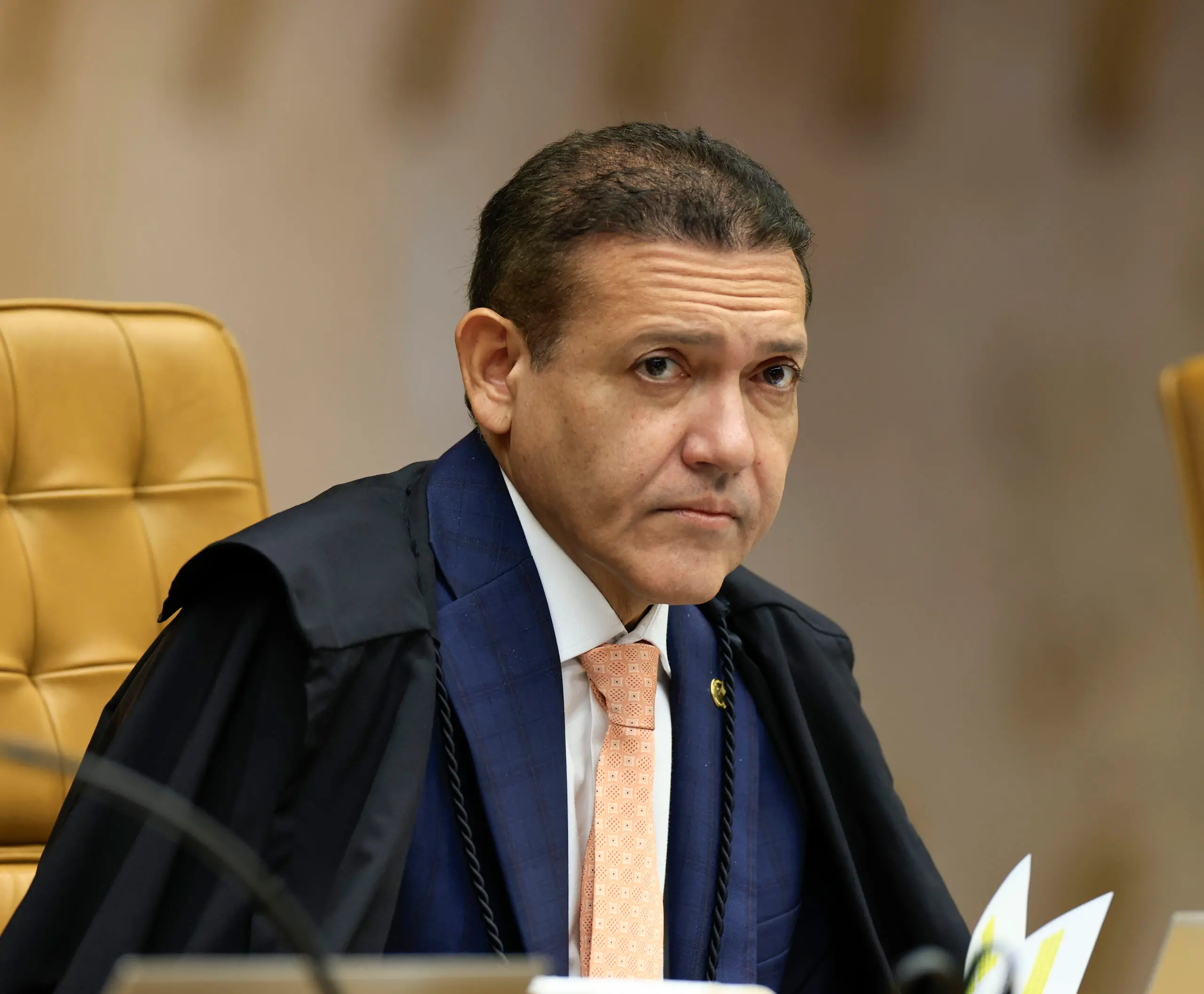 Imagem da notícia Análise do TSE não encontra conteúdo denunciado por Flávio Bolsonaro no canal ‘Exército do Lula’