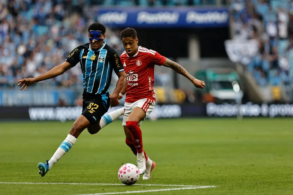 Imagem da notícia Risco de Gre-Nal, Corinthians e Santa Cruz: Série B pode ser ainda mais difícil em 2027
