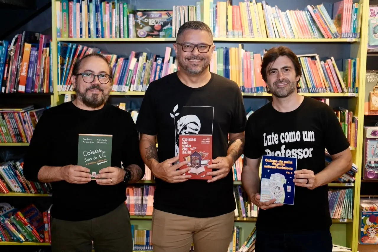 Imagem da notícia Professores cearenses lançam livro com crônicas sobre o cotidiano escolar nesta quinta (15)