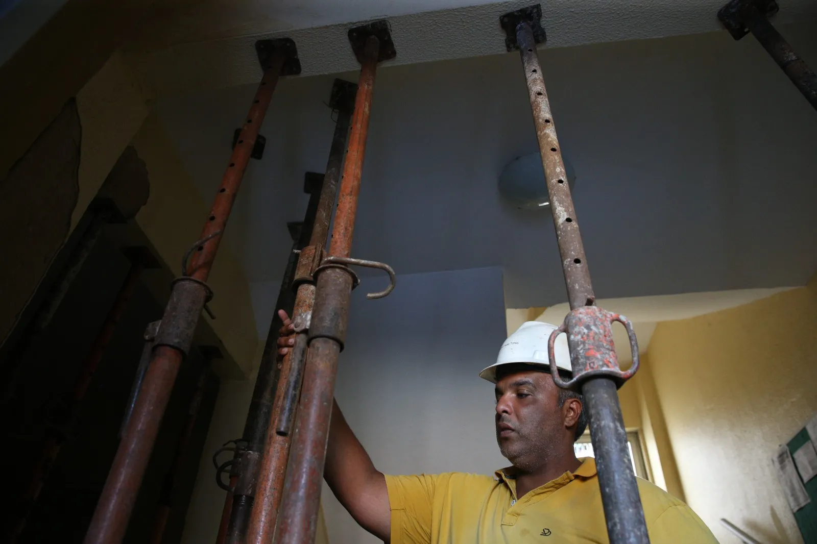 Engenheiro estrutural responsável pela obra apontou problemas estruturais graves no residencial.