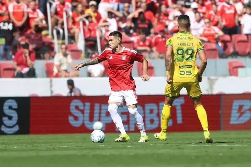 Imagem da notícia Jogos de sexta na TV: veja onde assistir e horário das partidas desta sexta-feira (16)