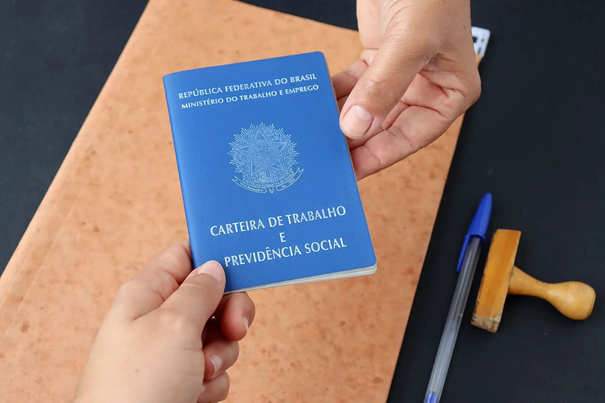 Imagem da notícia Fim da escala 6x1: quais profissões serão afetadas e quais ficam de fora das novas regras?