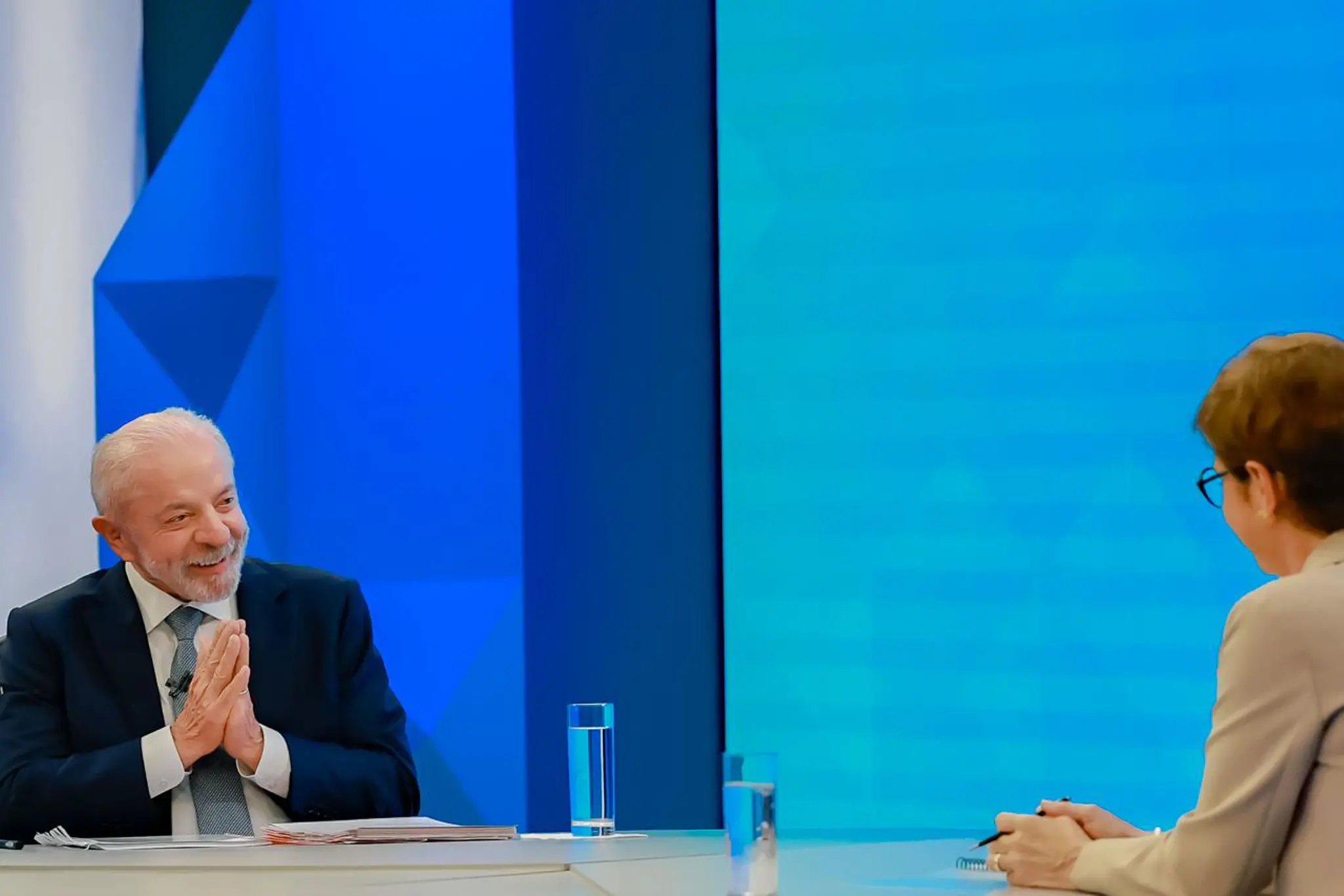 Imagem da notícia Lula cita perdão da dívida do MEI, Desenrola e crédito de R$ 5 mil para 'reativar a economia'
