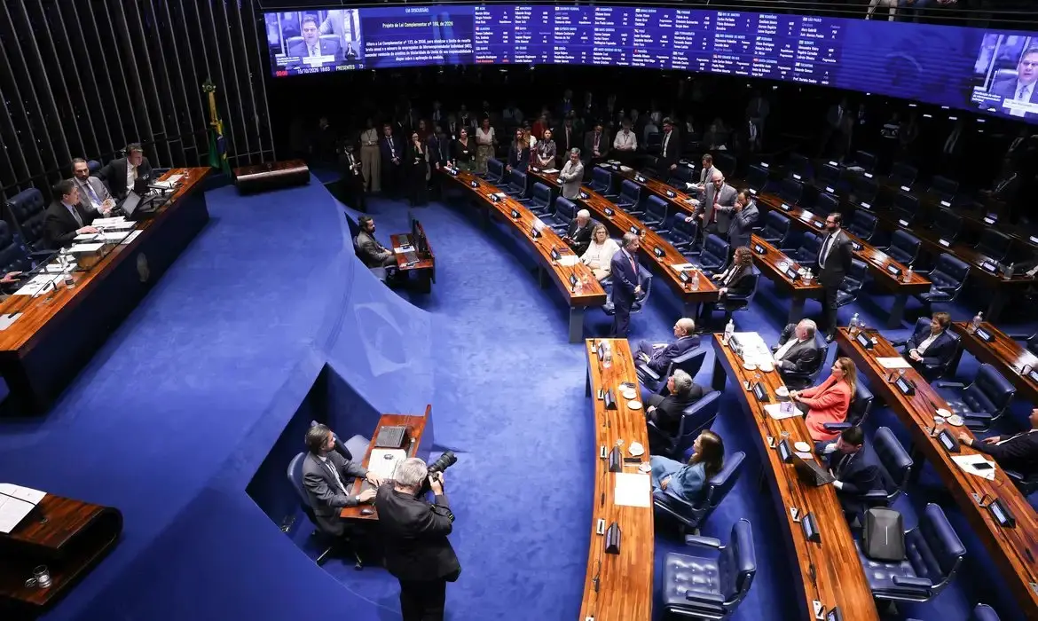 Imagem da notícia Com decisão do Senado, MEI tem novo teto e perdão de dívidas; entenda novas regras