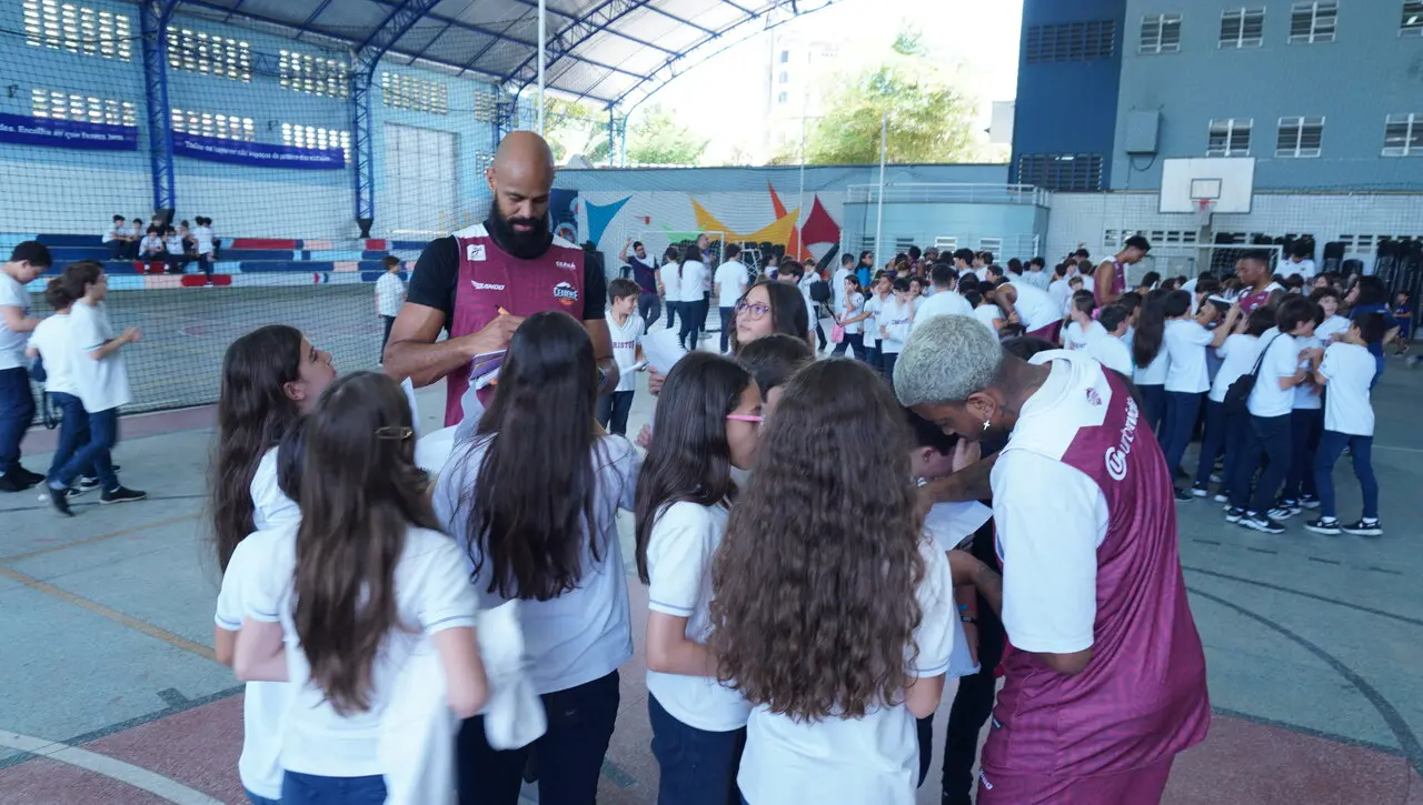 Imagem da notícia Basquete Cearense inicia visitas em escolas e distribui ingressos para estreia no NBB