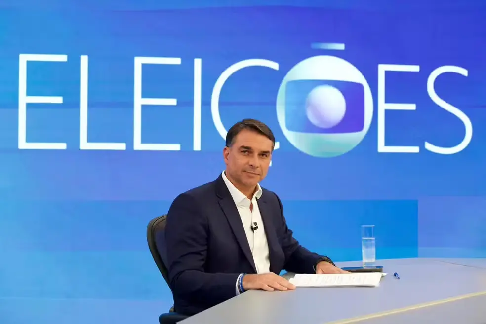Imagem da notícia Flávio Bolsonaro diz que ouviu trabalhadores ao justificar mudança de posição sobre a escala 6x1