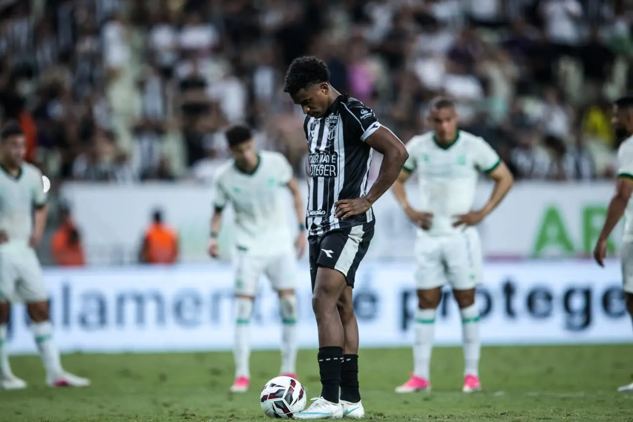 Imagem da notícia Saulo Mineiro celebra atuação pelo Ceará: 'Tô muito feliz por voltar a marcar'