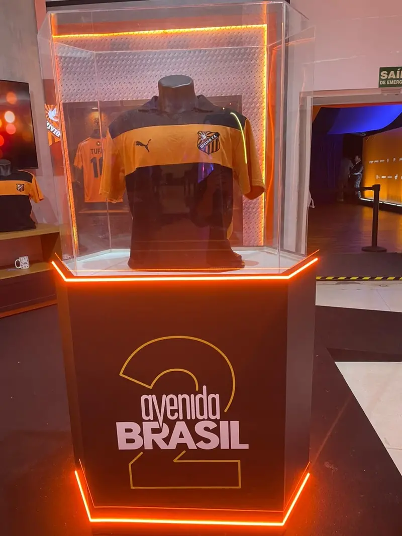 Imagem da notícia Camisas do Divino Futebol Clube, time fictício de Avenida Brasil 2, serão vendidas ao público