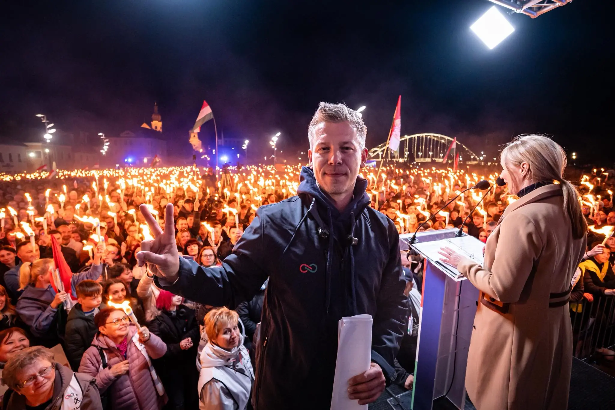 Imagem da notícia Hungria altera lei que associava homossexualidade à pedofilia e reverte medidas da era Orbán