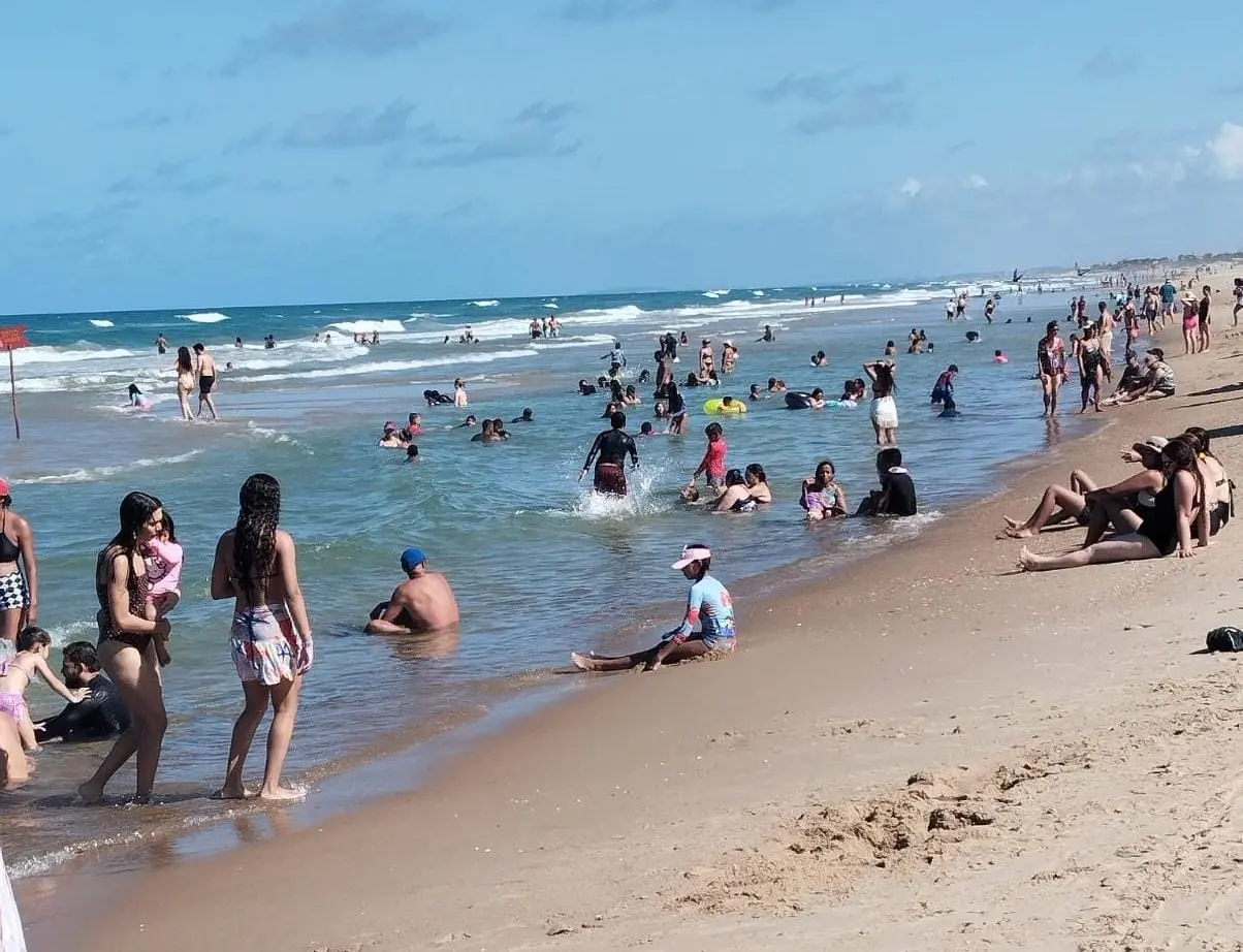 Imagem da notícia Praia do Futuro registra 24 afogamentos neste domingo (18); um suíço está entre as vítimas