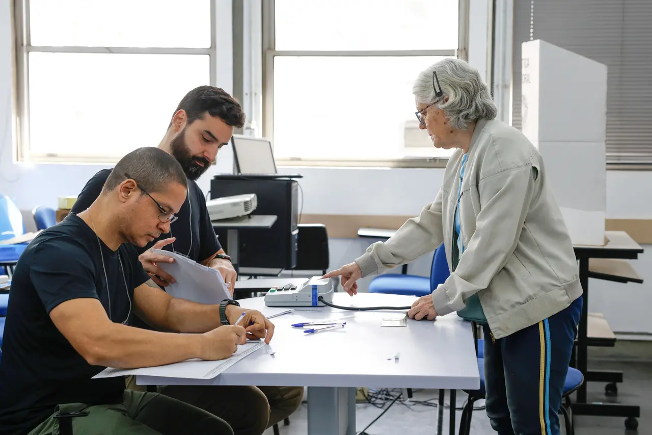 Imagem da notícia 709 mil beneficiários do INSS têm prova de vida pendente no Ceará; saiba como voto pode regularizar
