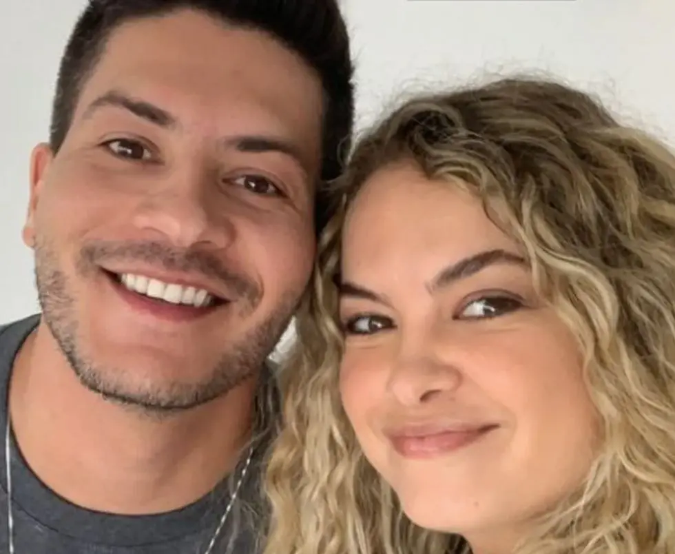 Imagem da notícia Arthur Aguiar lamenta ter descoberto morte da atriz Lua Blanco em live no TikTok: 'Bizarro'