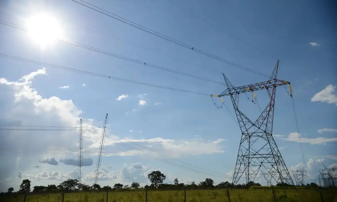 Imagem da notícia Redes elétricas do Nordeste terão R$ 340 milhões de fundo climático para modernizar e reduzir cortes