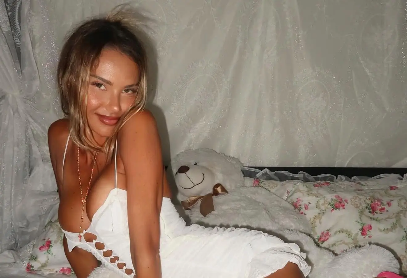 Imagem da notícia Modelo Sahara Ray, ex-affair de Justin Bieber, morre aos 34 anos