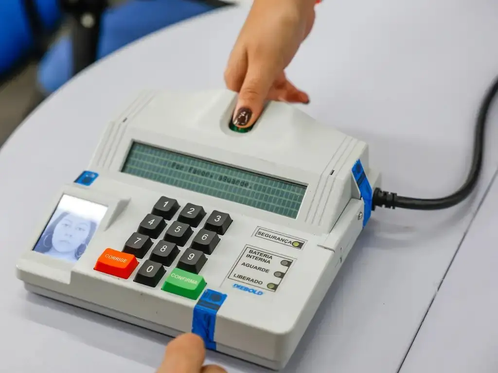 Imagem da notícia Entenda o que acontece se a maioria votar nulo no segundo turno