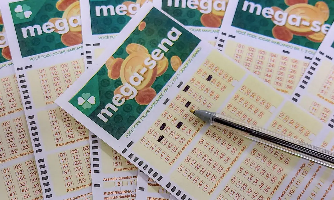 Imagem da notícia Mega-Sena sorteia um dos maiores prêmios da história no concurso 3072; veja valor