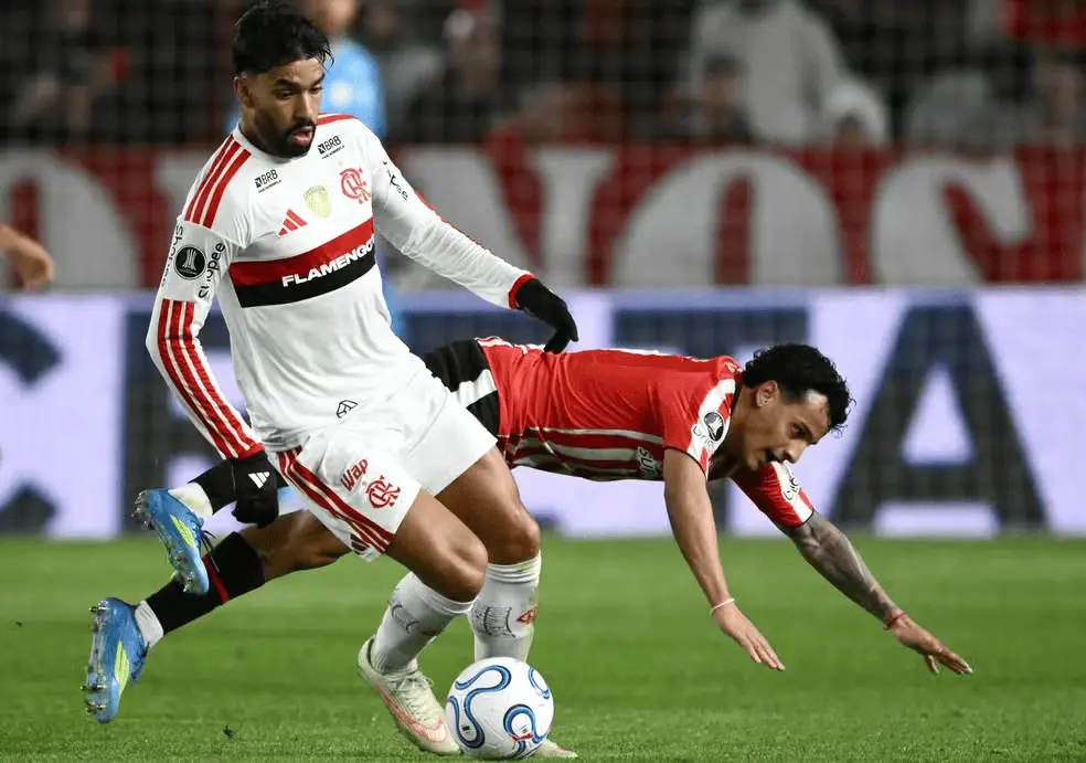 Imagem da notícia Flamengo x Estudiantes na Libertadores: onde assistir, horário e escalações