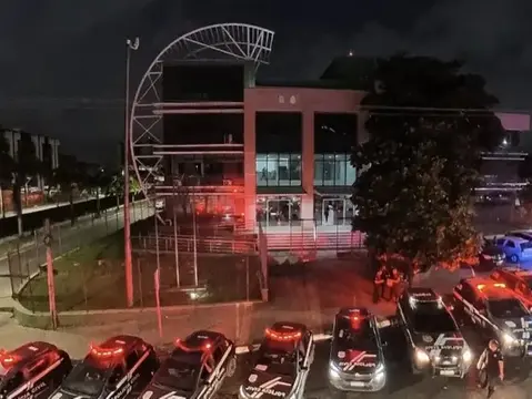 Imagem da notícia: Disputa entre as facções CV e Massa gera expulsão de moradores no bairro Cajazeiras, em Fortaleza