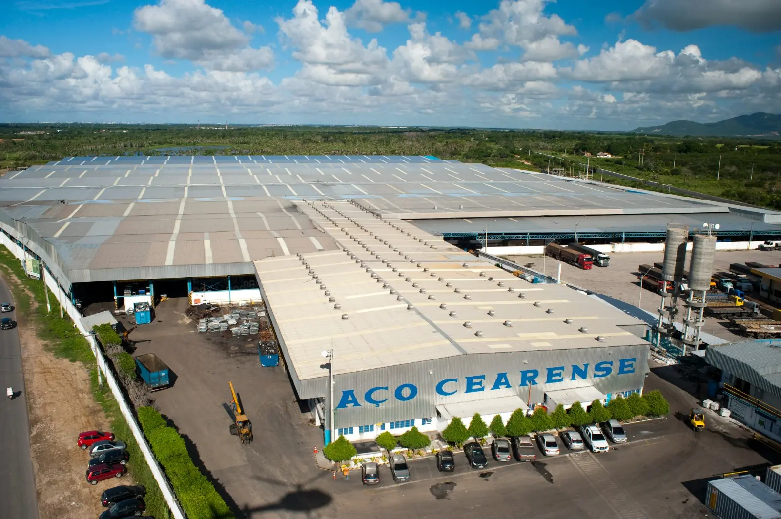 Imagem da notícia Siderúrgica abre seleção com mais de 60 vagas de emprego em Fortaleza e Caucaia