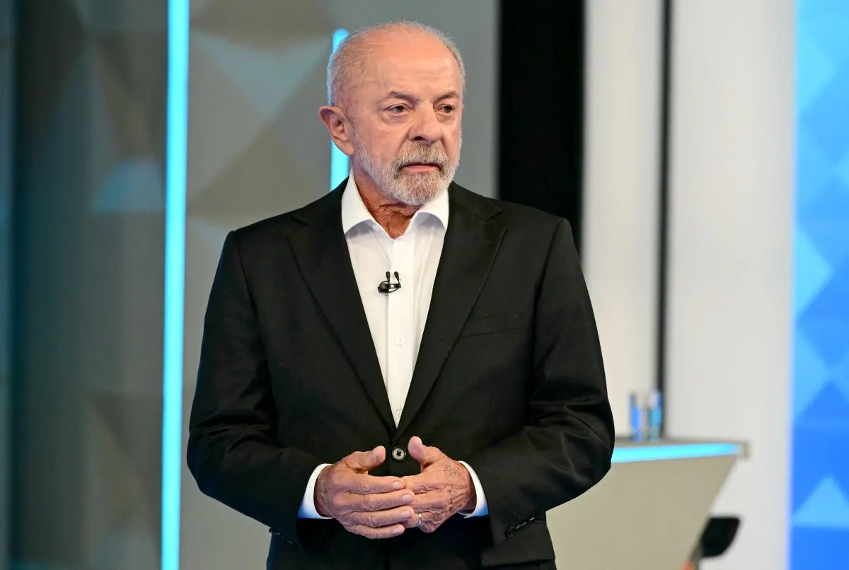 Imagem da notícia Lula diz que Flávio 'não se importa' com pessoas passando fome: 'Ele não sabe o que é'