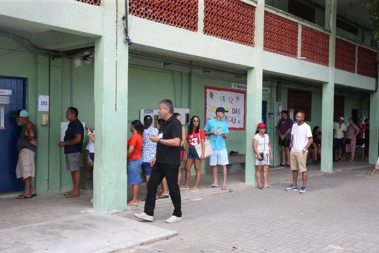 Imagem da notícia Locais de votação do 2º turno foram abertos e eleições 2026 começam no Ceará