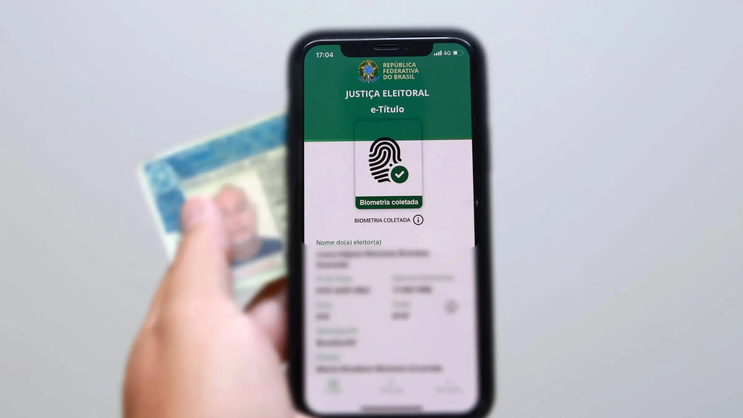 Imagem da notícia Eleitor pode baixar e se cadastrar no e-Título neste domingo (25); veja como