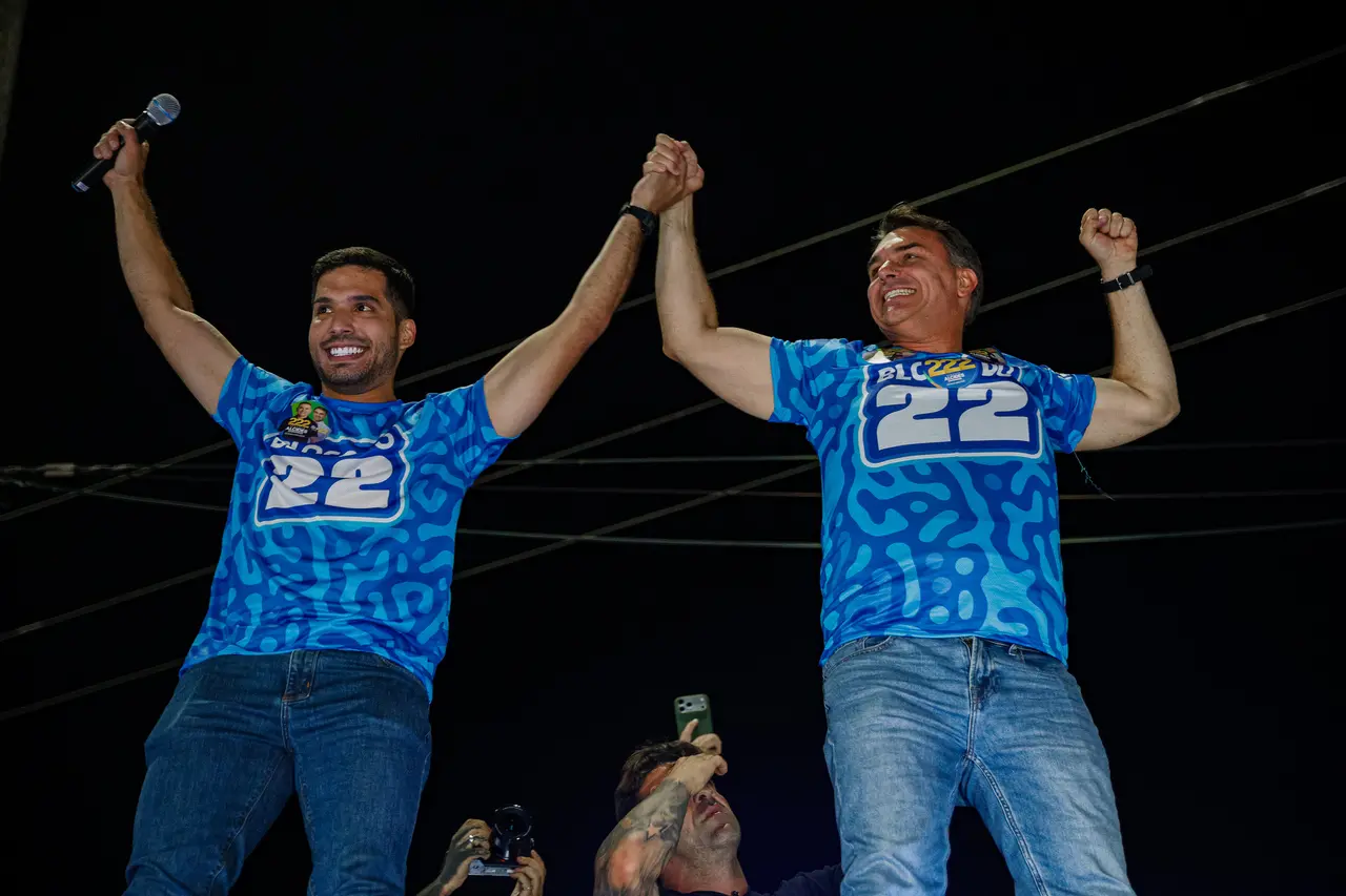 Imagem da notícia André Fernandes acompanha apuração junto com Flávio Bolsonaro em Brasília-DF