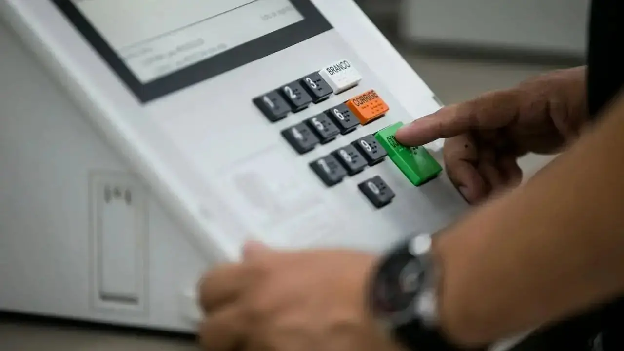 Imagem da notícia TSE já havia divulgado resultados de 4 seções no CE quando votação foi prorrogada; veja placar