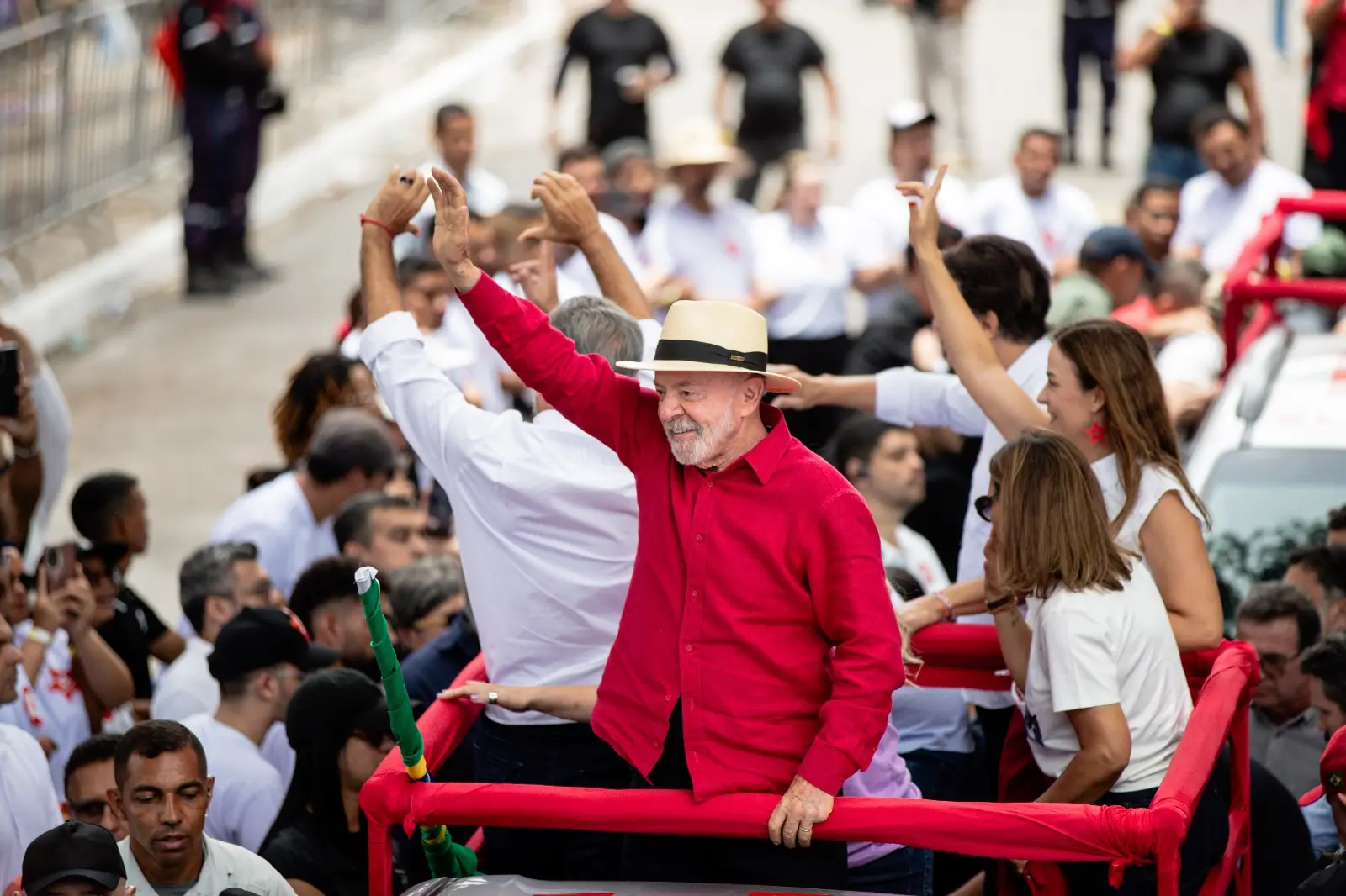 Imagem da notícia Lula vira em Morrinhos e ganha na única cidade do CE que deu vitória a Flávio no 1º turno