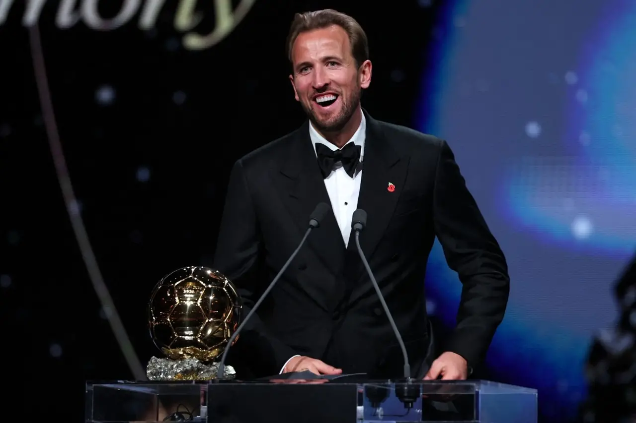 Imagem da notícia Harry Kane vence a Bola de Ouro de melhor jogador; Alexia Putellas ganha no feminino