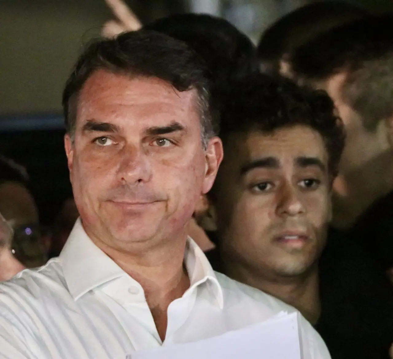 Imagem da notícia Flávio Bolsonaro nos EUA: entenda por que ex-candidato é investigado no Brasil