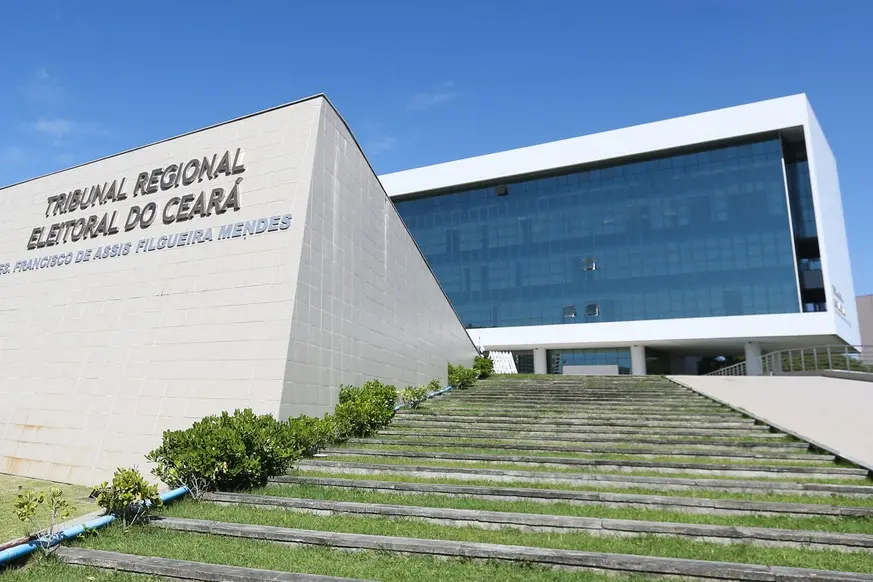 Imagem da notícia Justiça Eleitoral reabre cadastro de eleitores e regularização de títulos a partir de terça (3)