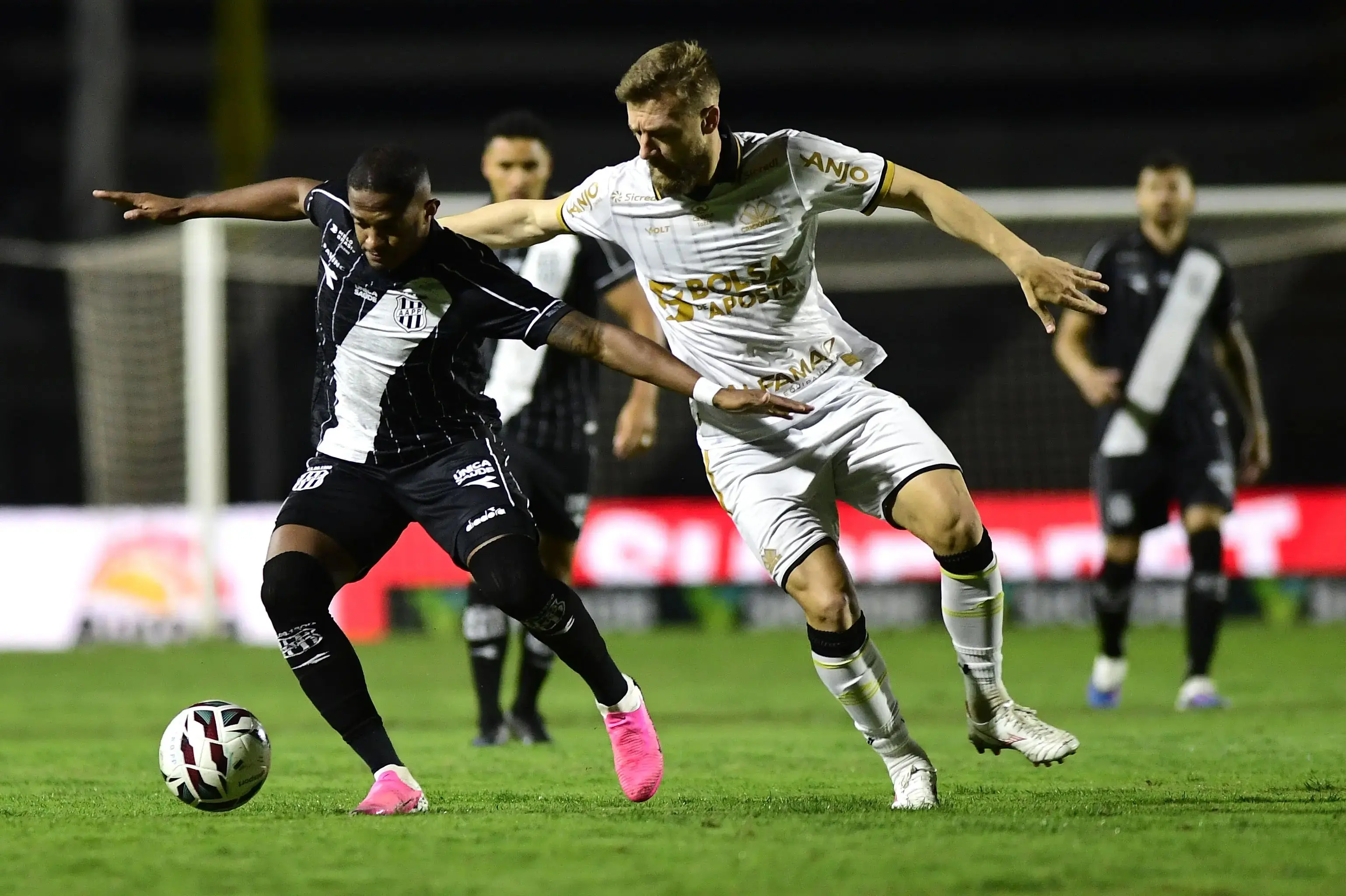 Imagem da notícia Jogos de sexta na TV: veja onde assistir e horário das partidas desta sexta-feira (30)