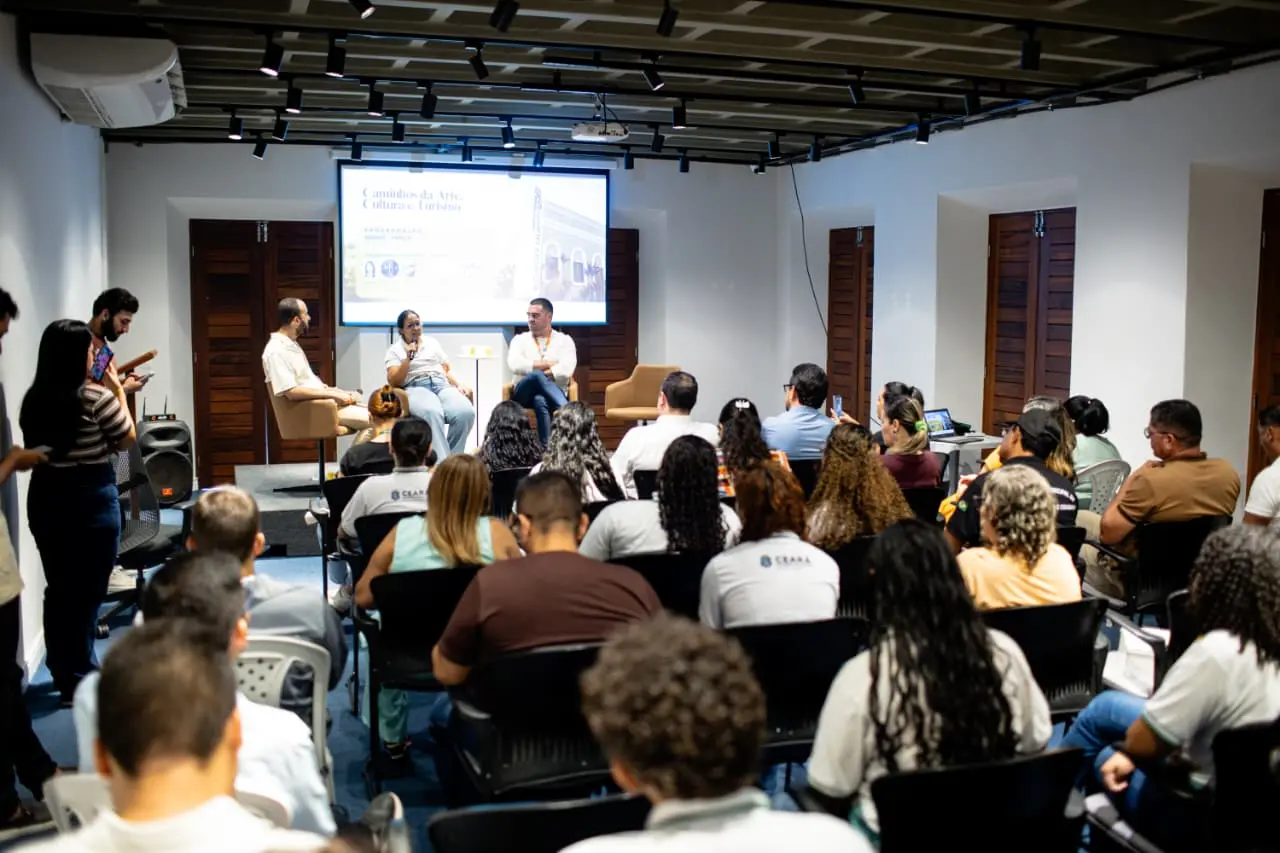 Imagem da notícia Gestores debatem potencial turístico e artístico do Litoral Leste em evento em Cascavel