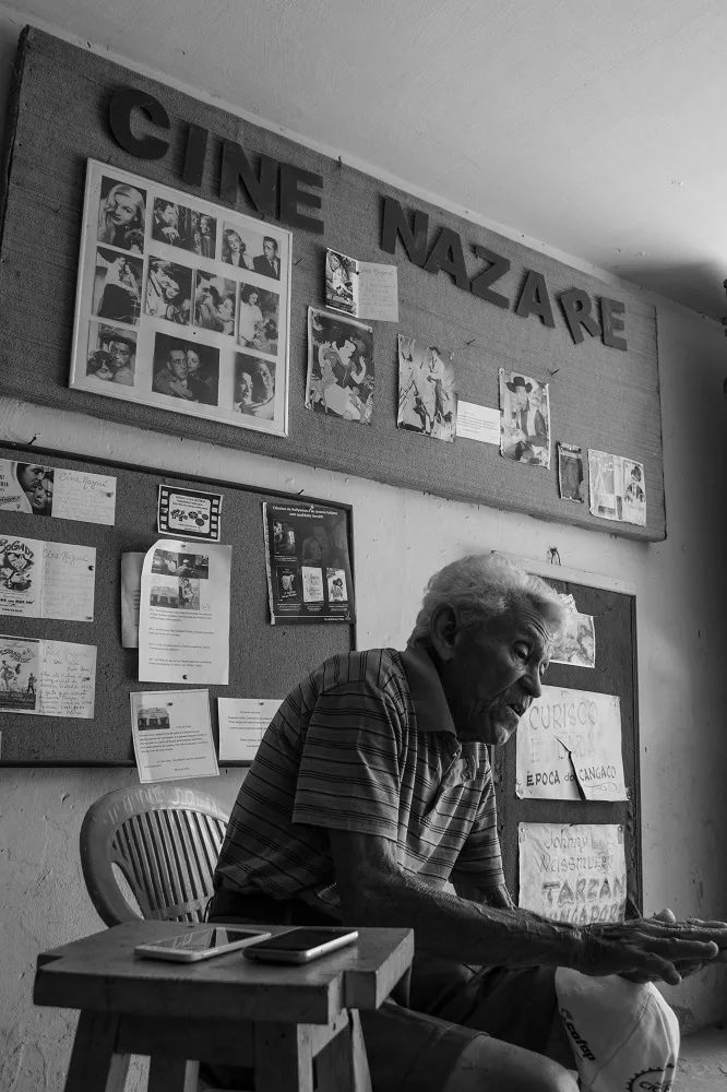 Seu Vavá é proprietário do Cine Nazaré desde 1970 e segue, aos 89 anos, conservando o espaço