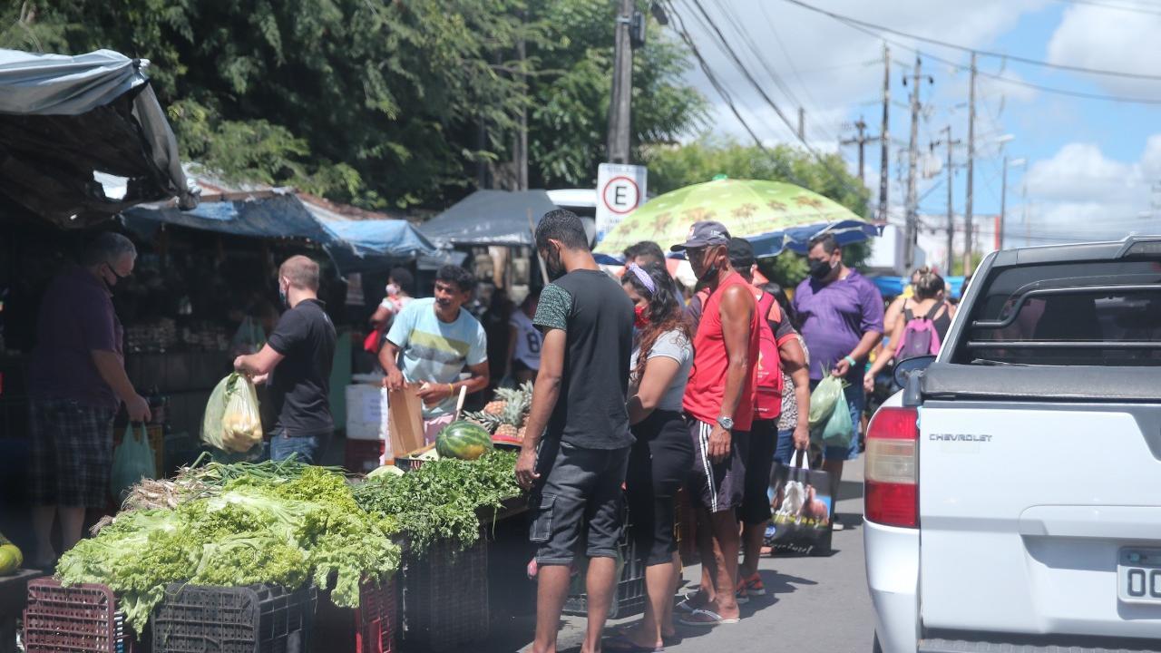 Decreto obriga que todos os funcionários devem utilizar equipamentos de proteção individual (EPIs) e os objetos não descartáveis devem ser higienizados