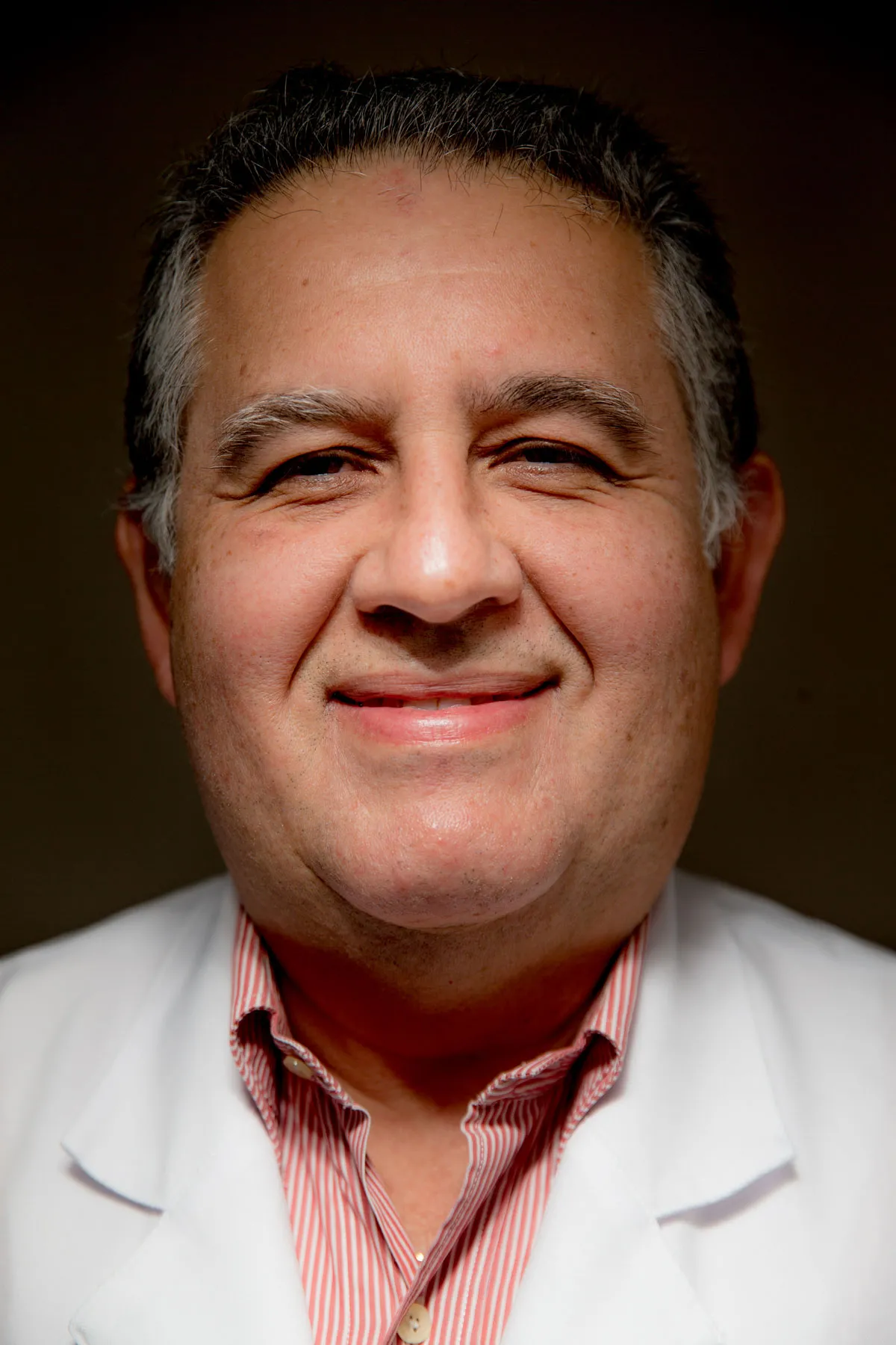 Médico há 30 dos 55 anos de vida, Fernando Barroso se viu sem respostas