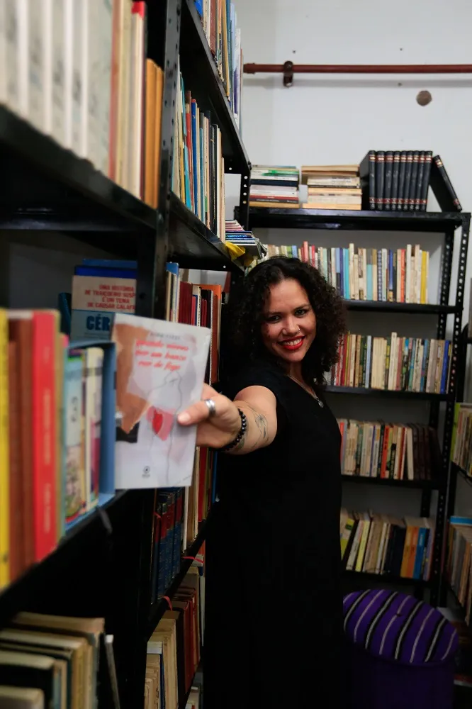 “Traduzir não é verter vocábulos e expressões de um idioma para o outro, mas entrar em um mundo e recriá-lo”, define Nina Rizzi