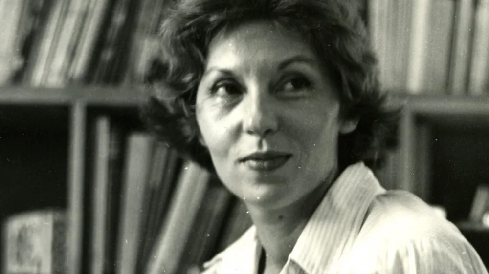 Nascida na Ucrânia com o nome de Chaya Pinkhasovna Lispector, Clarice foi brasileira de alma, tendo a nação inscrita na nova face nominal