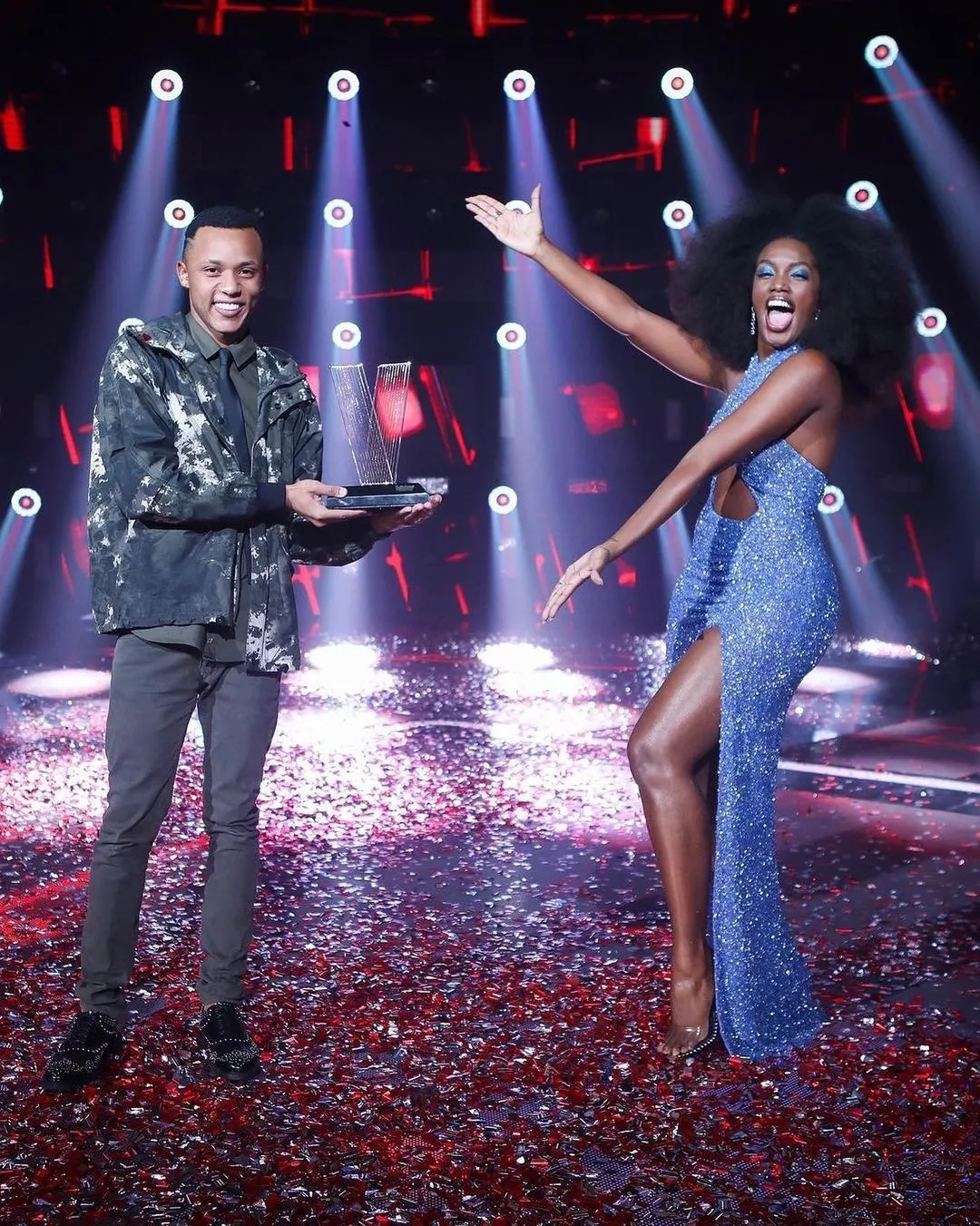 Cantora Iza disse que Victor Alves a inspira e reflete a cara do Brasil.