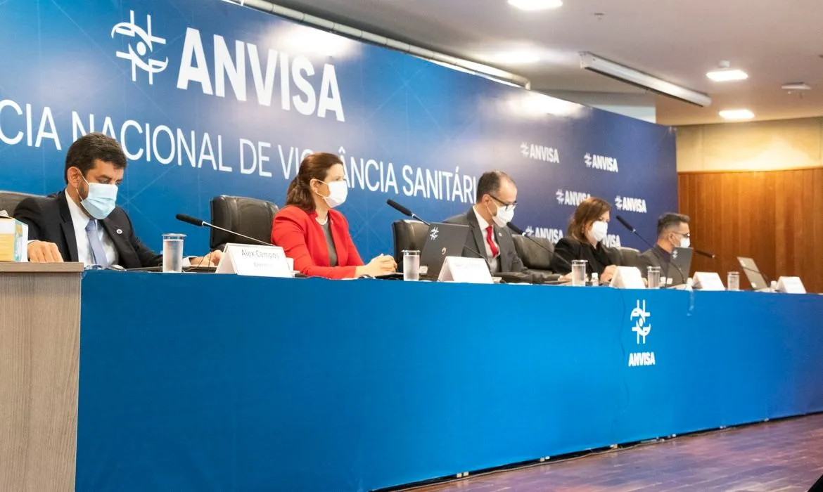 Reunião da Anvisa aconteceu neste domingo (17)
