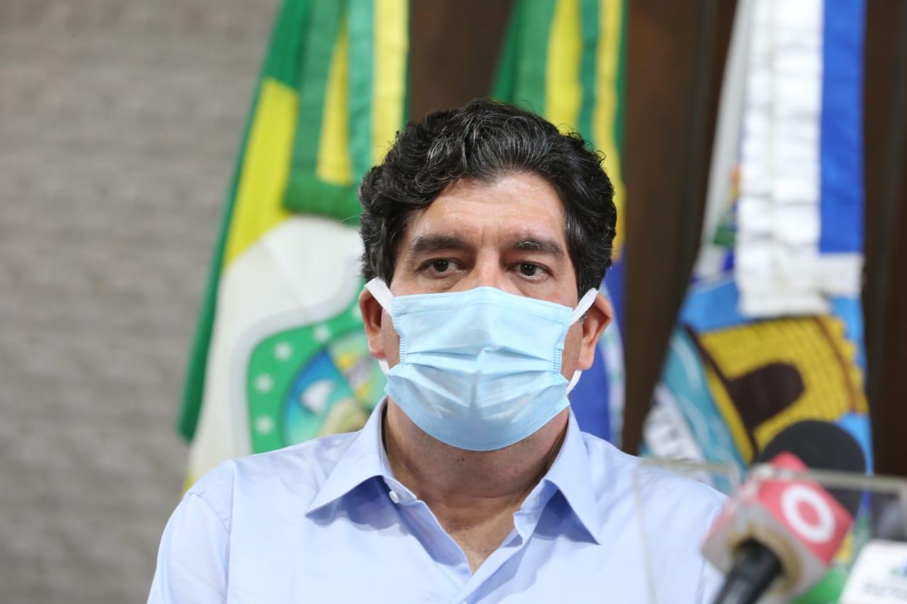 Secretário da Saúde do Ceará, Dr. Cabeto, durante coletiva no Palácio da Abolição
