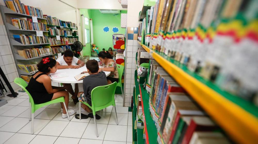 Polêmica com Felipe Neto questiona se Machado de Assis é para