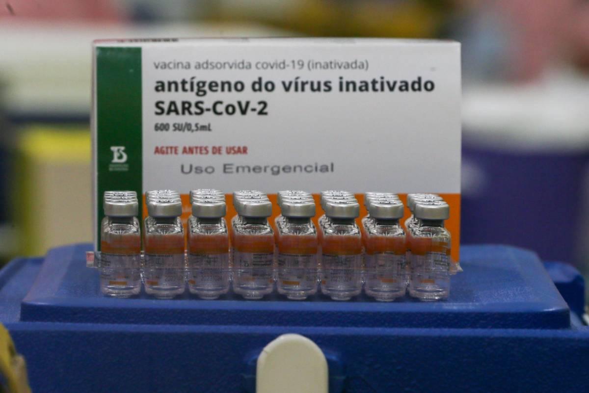 A CoronaVac foi a primeira vacina contra a Covid-19 utilizada no Estado