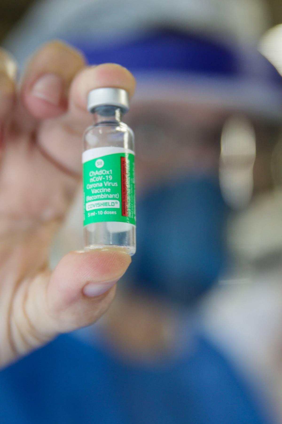 A CoronaVac foi desenvolvida a partir de uma tecnologia tradicional e segura, semelhante à já adotada em vacinas contra gripe e hepatite A