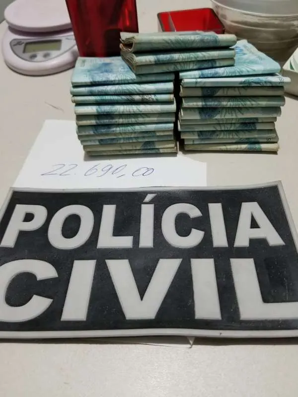 Mais de R$ 22 mil foram levados do estabelecimento durante o furto