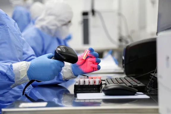 O Ceará já realizou 1.237.137 testes para detecção da Covid-19.