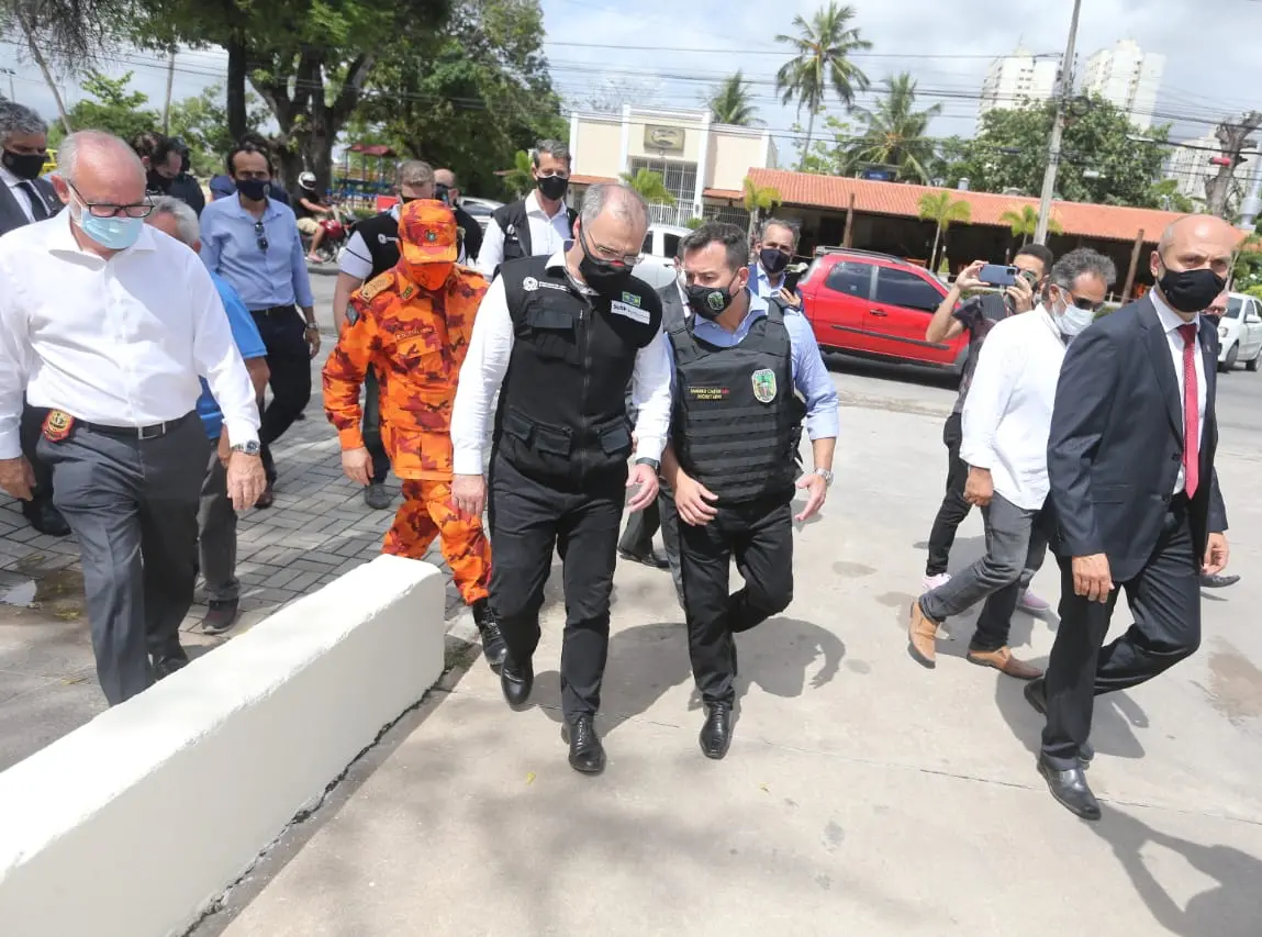 Ministro André Mendonça, secretário Sandro Caron e comitiva em visita ao Ceará
